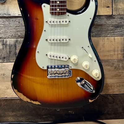 Fender Classic Series '60s Stratocaster Lacquer - 3-Color Sunburst image 2