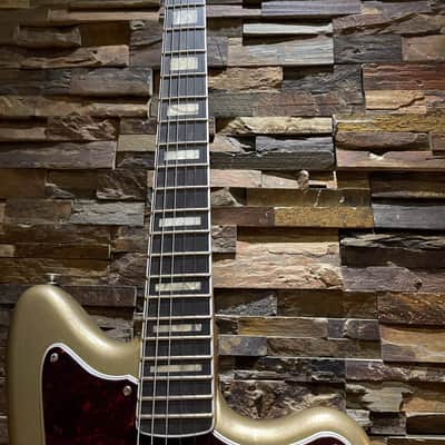Fender Jazzmaster (MIM) – Serial Number: MX23014556 2023 - Solid alder with metallic gold finish image 3