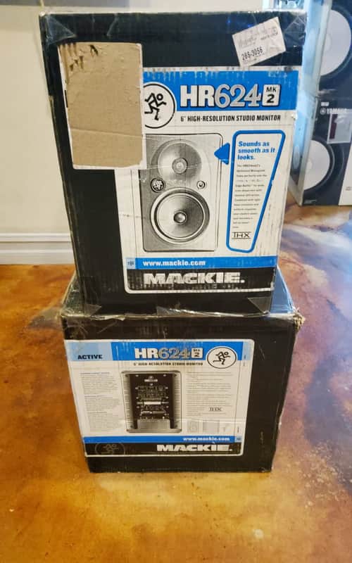 Mackie HR624 MK2 6.7" Active Studio Monitors ( pair ) 2007 - Present - Bla image 1