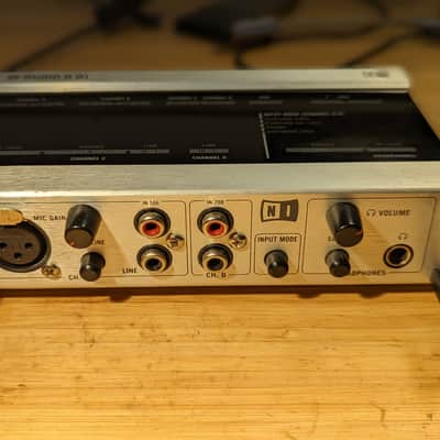 Native Instruments Audio 8 DJ image 1
