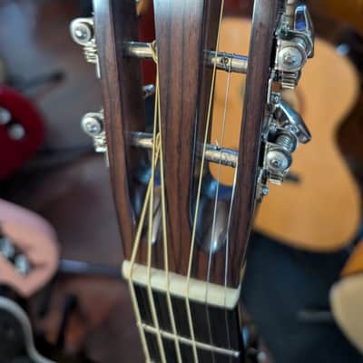 Eastman Guitars E20OO Thermo-cured Acoustic Guitar - Natural image 10