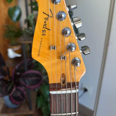 Fender American Ultra Stratocaster Left-Handed with Rosewood Fretboard 2021 - Present - Arctic Pearl image 6