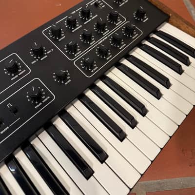 Sequential Prophet 600 61-Key 6-Voice Polyphonic Synthesizer 1982 - 1985 - Black with Wood Sides image 4