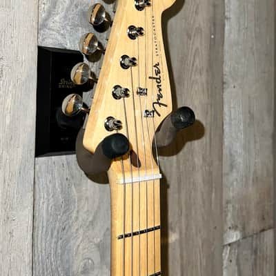Sweet Fender Player Stratocaster, Maple Fretboard 3-Color Sunburst, CCG Custom Shop, Insane Player ! image 9
