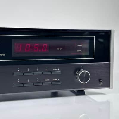 McIntosh MR7082 AM/FM Tuner Digital Display image 8