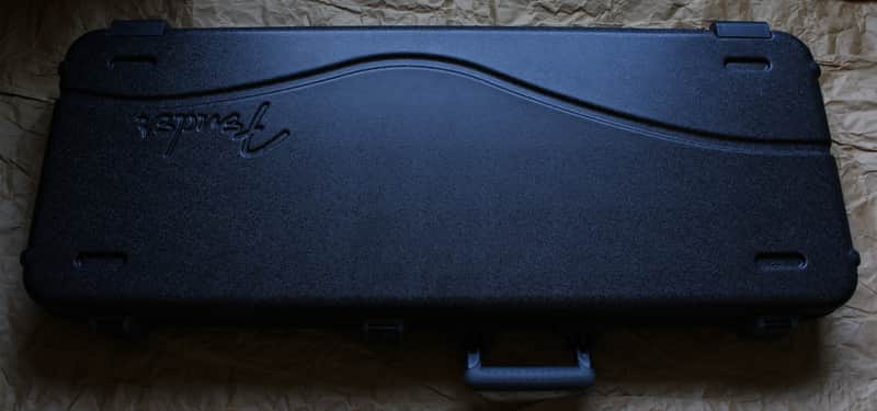 Fender Deluxe Molded Acoustasonic Stratocaster / Telecaster Hardshell Case
