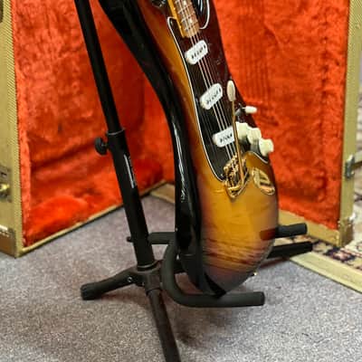1992 Fender Stevie Ray Vaughan Stratocaster with Pau Ferro Fretboard - 3-Color Sunburst image 6
