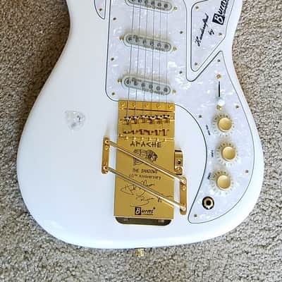 Burns Apache Prototype 2009 White/Gold image 5