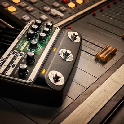 Boss RE-202 Space Echo Guitar Effects Pedal image 4