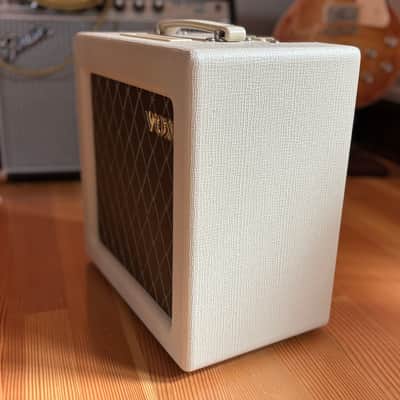 LIKE NEW - Vox AC4TV Tube Guitar Amp - Compact 4W Class A All-Tube Combo Amplifier image 3