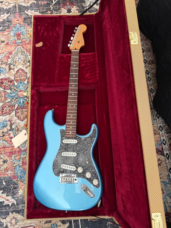 upgraded Fender Player Plus Stratocaster 2021 w case - mojotone/kingtone