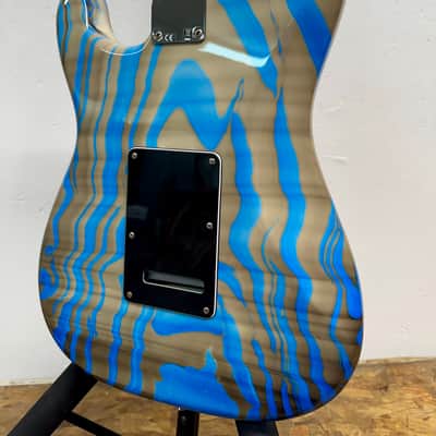 ‘13 Fender FSR Standard Stratocaster® HSS Swirl image 11
