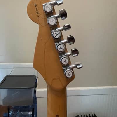 1996 Fender American Standard Stratocaster with Maple Fretboard 3-Color Sunburst image 5