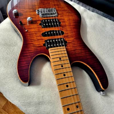 Suhr Modern Plus HSH with Roasted Maple Fretboard 2018 - Present - Bengal Burst Bild 3