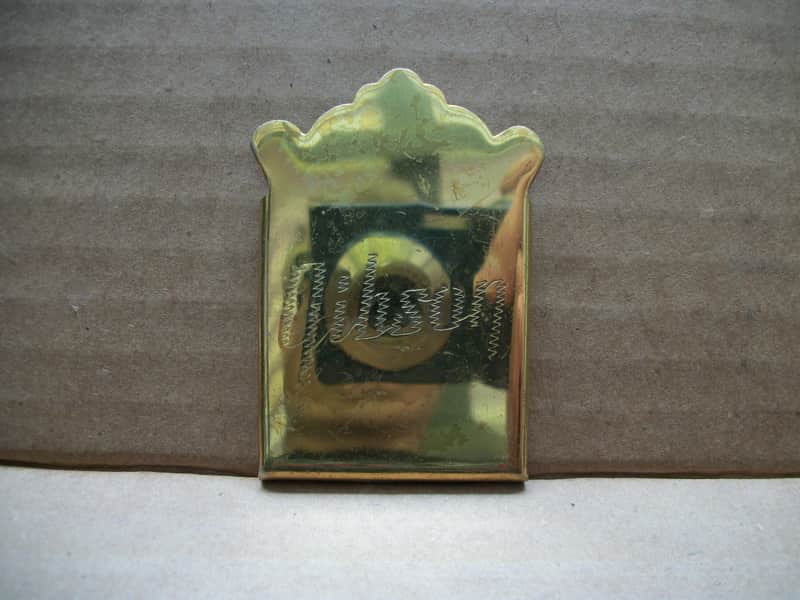Gibson F5 60s  gold mandolin tailpiece cover image 1