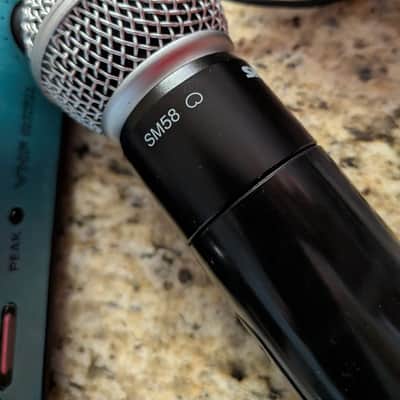 Shure T4A-V and SM58 Wireless Microphone image 2