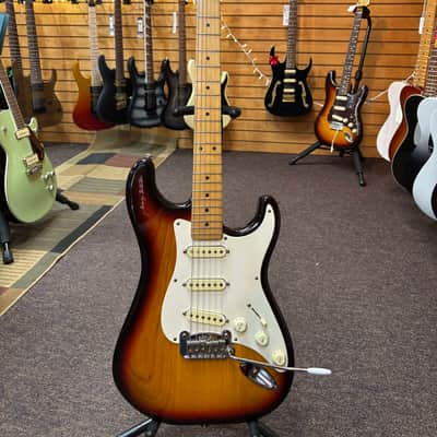 G & L GEORGE FULLERTON SIGNATURE MODEL electric guitars for sale