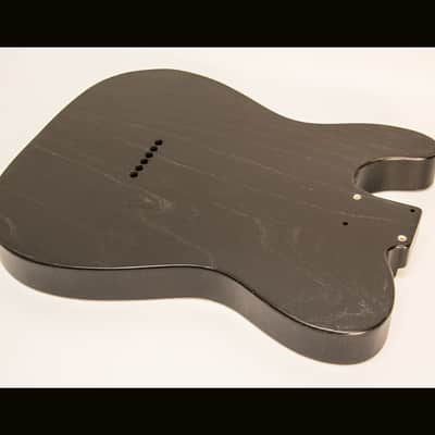 Guitar Mill T-Style Body / 1 Piece Swamp Ash / 3 lbs. 12 oz. / Nitrocellulose TruGrain™ 'Black' / Closet Clean (#GIN-3934) image 4