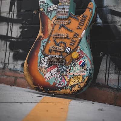 🌹薔薇骷髏 🌹 SKULL ROSE Hide guitar 玫瑰 Qposket hide Model Burny