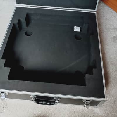 Ashdown ABM 25th Anniversary Bass amplifier. Very Rare. 25 / 100. Flight Case and candy. image 10