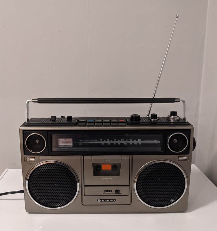 Vintage Sanyo M9930 AM/FM Cassette Player Portable Stereo BOOMBOX