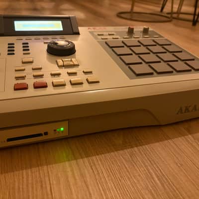 Akai MPC2000XL original manual 8 outs CF cards reader max ram image 20