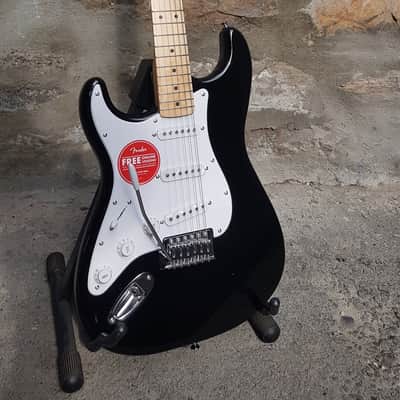 Squier Sonic Stratocaster Left-Handed 2023 - Present - Black image 1