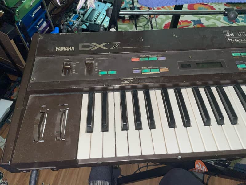 Yamaha DX7 Programmable Algorithm Synthesizer