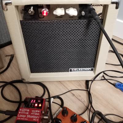 Monoprice 5 watt Tube Amp - White image 1