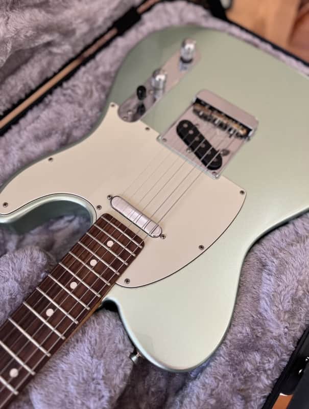 Fender American Professional II Telecaster with Rosewood Fretboard 2020 - Present - Mystic Surf Green