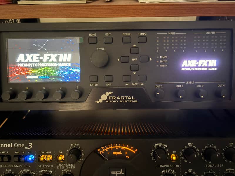 Fractal Audio AFractal Audio Axe-Fx III — High-End Amp Modeler & Multi-FX (Amp, Cab, Effekte, USB-Audio) | Topzustand, Kauf 06/2025 | OVPxe-FX III Mark II - Black Bild 1