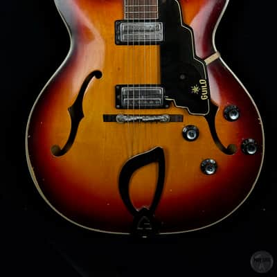 Guild Starfire IV from 1964/65 in sunburst finish with original case with Star Club Logo image 3