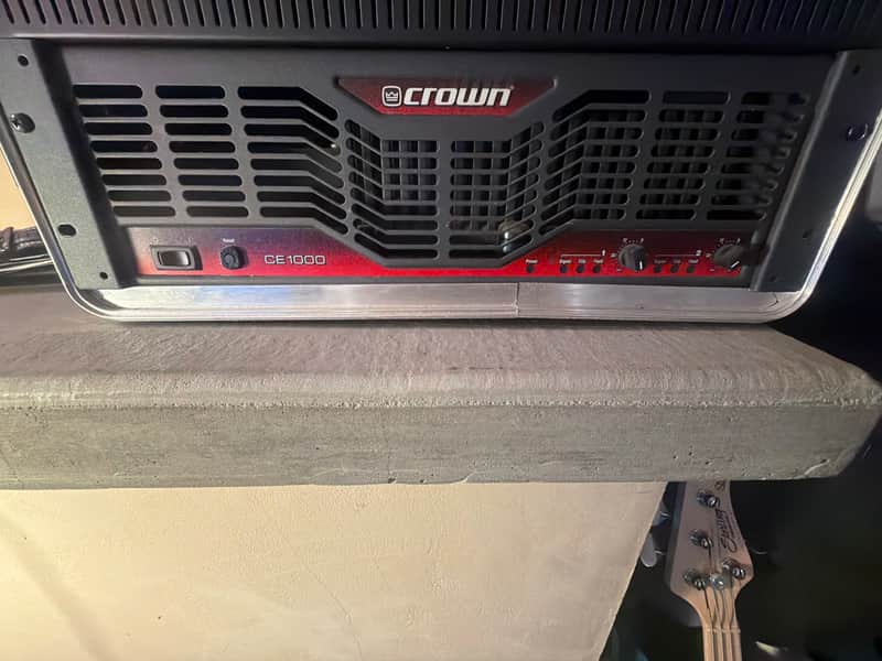Crown CE1000 2-Channel Power Amplifier 2000s - Black and Red image 1