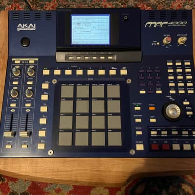 Akai MPC4000 Music Production Center 2002 - 2007 - Blue image 2