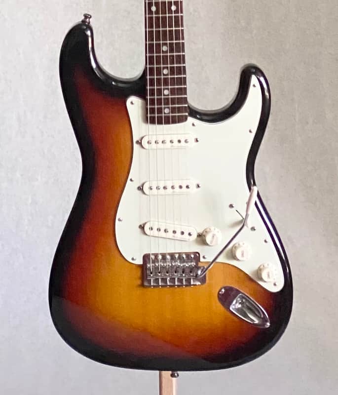Fernandes Strat early 2000"s - sunburst image 1