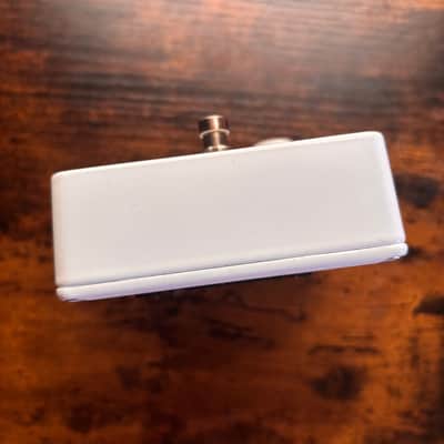 lightly-used & clean Electro-Harmonix Mel9 Tape Replay Machine 2016 - Present - White image 4
