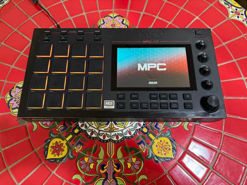 Akai MPC Live Standalone Sampler / Sequencer 2017 - 2020 - Black image 1
