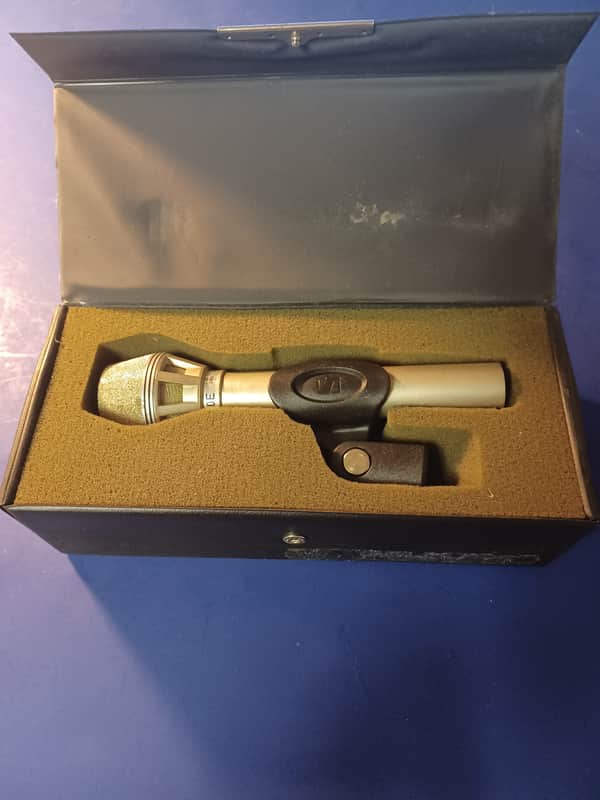 Vintage 1970's AKG D190e Microphone image 1