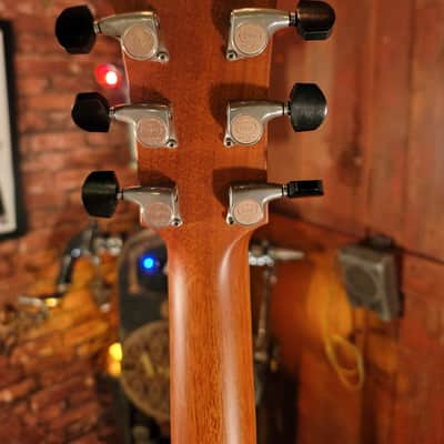 Red Deluxe LR 121816 with Free Furch Guitar Strap and Original CNR image 4