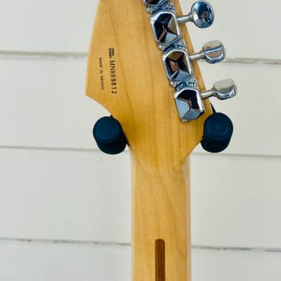 SQUIER STRATOCASTER 1998 ELECTRIC GUITAR W/BAG - MADE IN MEXICO image 4