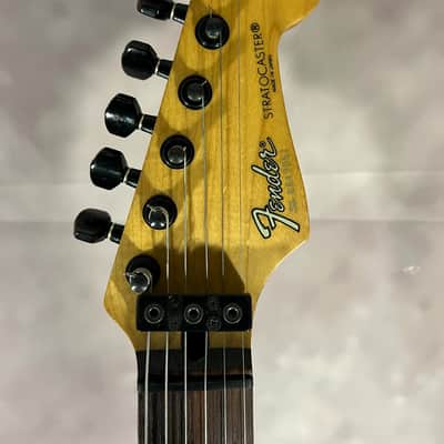 Fender 80's Contemporary HSS Stratocaster MIJ Translucent Crimson Red image 3