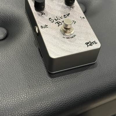 One Control BJFE Limited Silver Bee Overdrive image 2