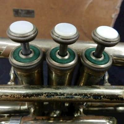 Olds Ambassador Cornet with Original Case and mouthpiece, good playing condition image 8