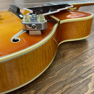 Original 1962 D'Angelico New Yorker - Sunburst image 14