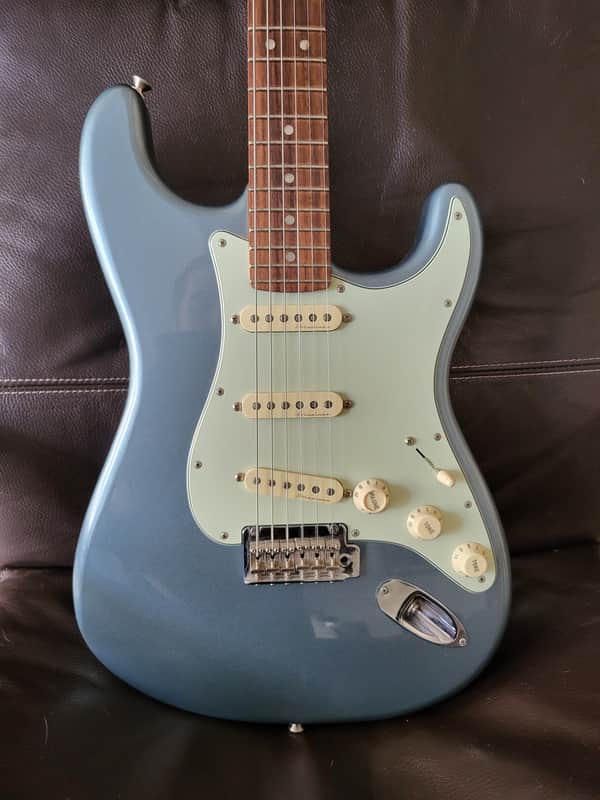 Fender Deluxe Roadhouse Stratocaster