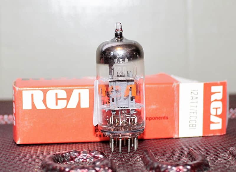RCA 12AT7 ECC81 TIGHT BALANCE WIDE GRAY PLATE COPR GRID POST HALO GETTER IN BOX VINTAGE 1973 image 1
