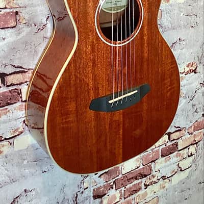 Breedlove Frontier Parlor E 2017 - Natural Gloss image 3