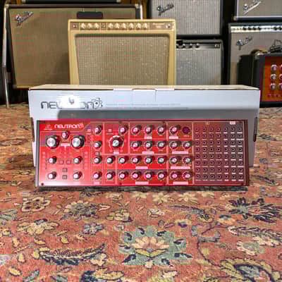 Behringer Neutron P Synthesizer