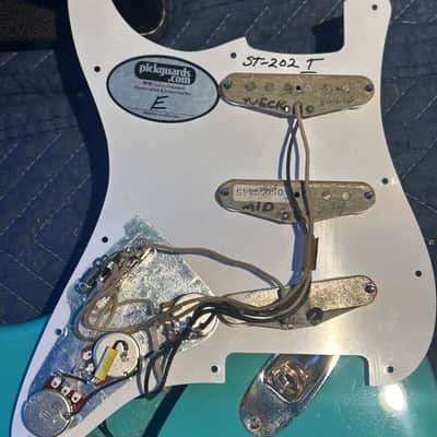 Fender 2000 American Deluxe Stratocaster Rosewood Fretboard Repainted Seafoam Green w/ OHSC, Locking Tuners & Changed Pickups image 20