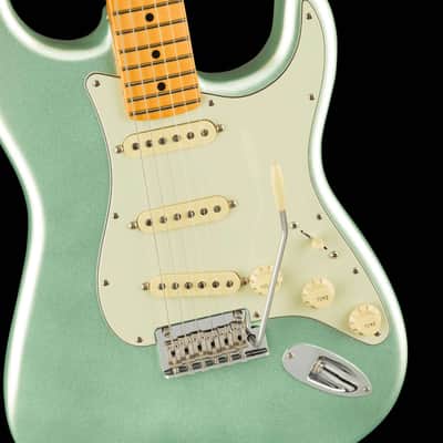 Fender American Professional II Stratocaster Maple Board Mystic Surf Green US210099813-US210100502 image 1